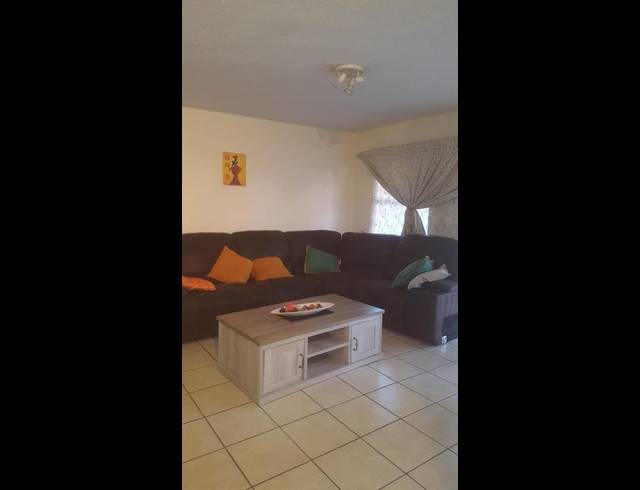 2 BEDROOM PROPERTY TO RENT IN VAN DYK PARK